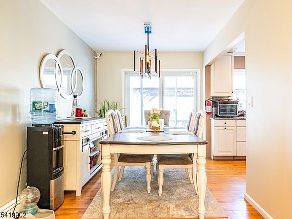 4th image of 533 Atlas Rd