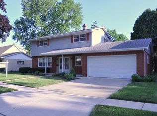 1440 Easy St, Elgin, IL 60123