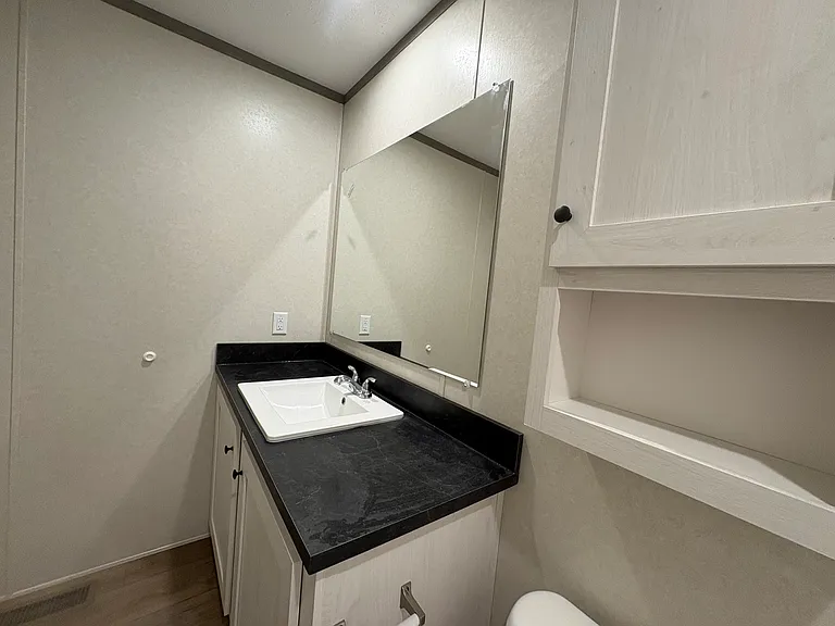 437 Selkirk Dr — Photo 14