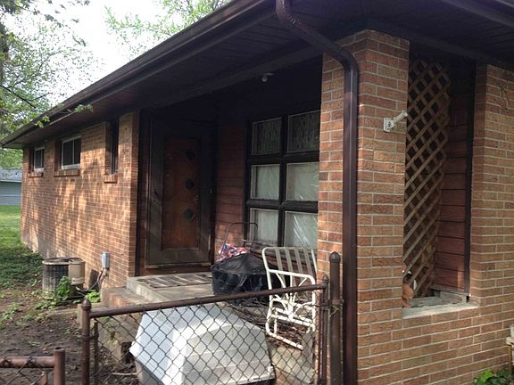 3rd image of 462 Paw Paw Ave