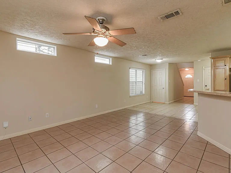 213 Foster St — Photo 5