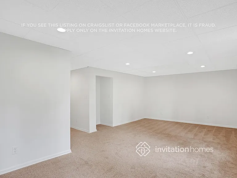 1790 Blackwillow Dr — Photo 11