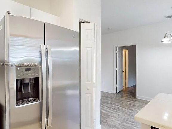 5th image of 2610 NE 3rd Dr Unit 104