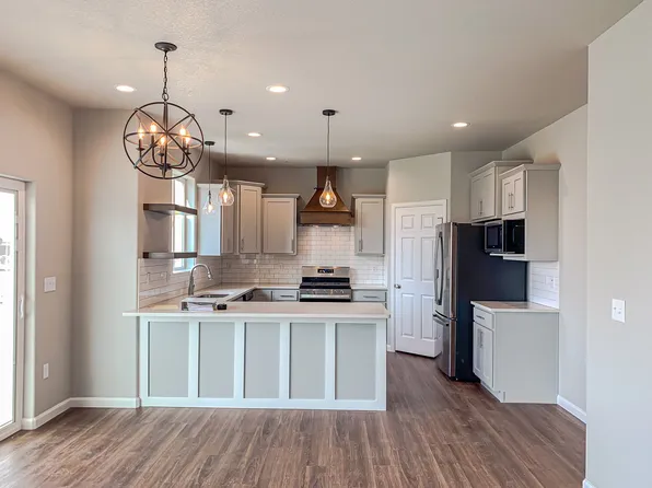 3546 Saratoga St, Cheyenne, WY 82001