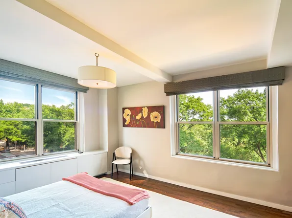 410 Central Park West image 5 of 11