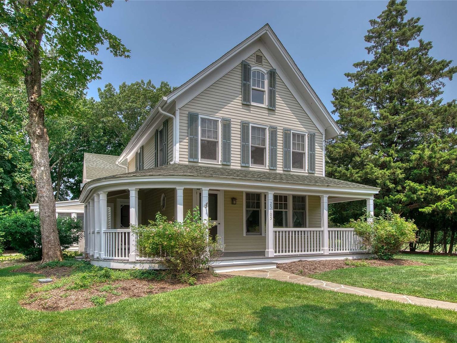 25105 Main Road, Orient, NY 11957 | Zillow