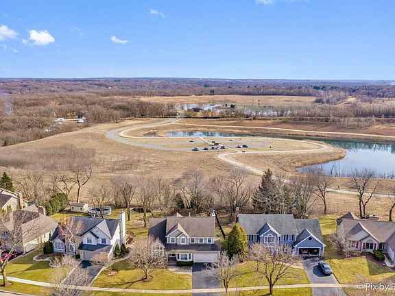 3rd image of 775 Bayberry Dr