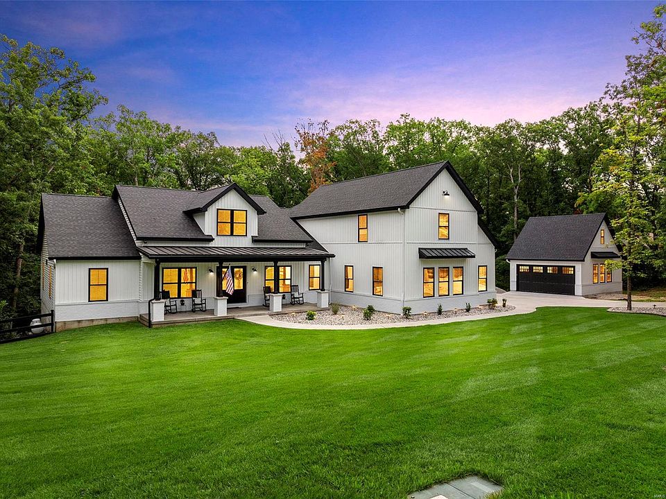 1st image of 180 Lake Forest Dr