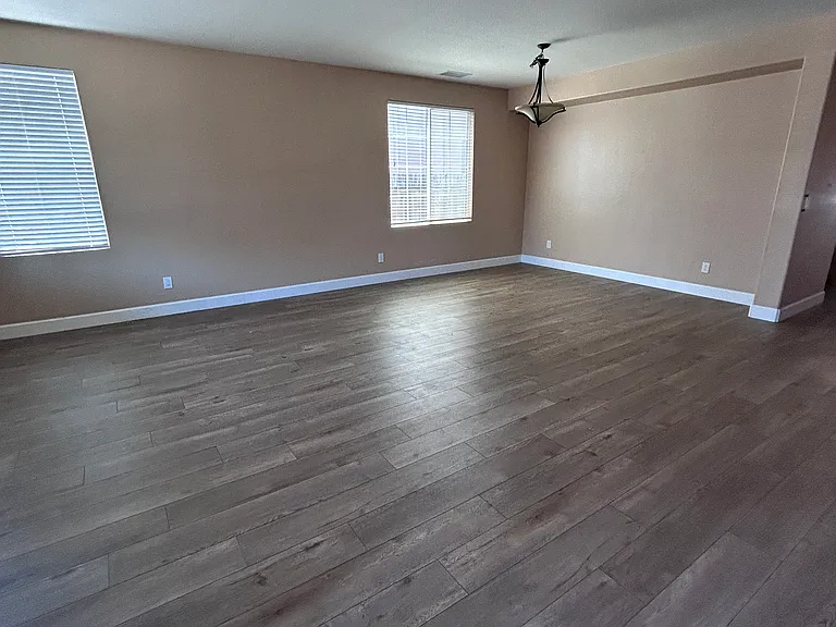 111 Aldeburgh Cir — Photo 10