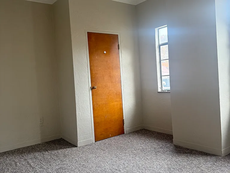114 Edgington Ln #4 — Photo 11