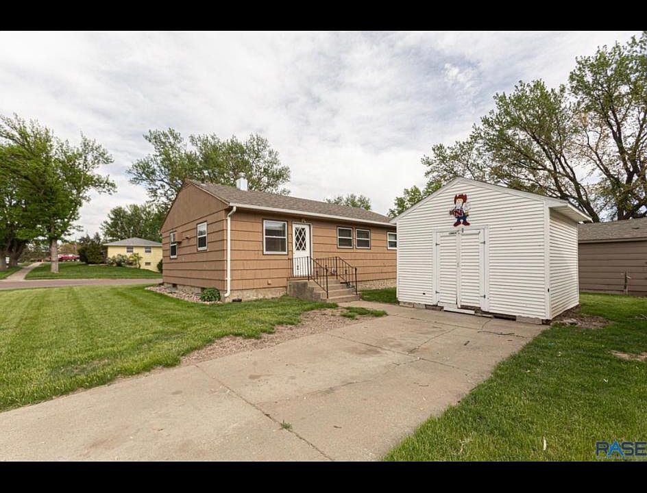 1st image of 3001 S Covell Ave