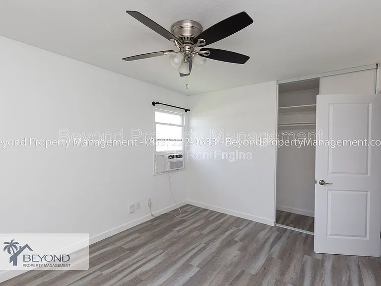 5207 Irwin Ave — Photo 10