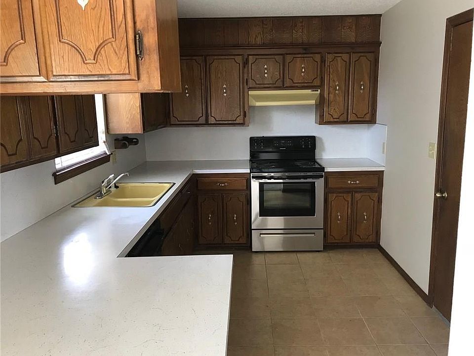 2nd image of 805 17th St