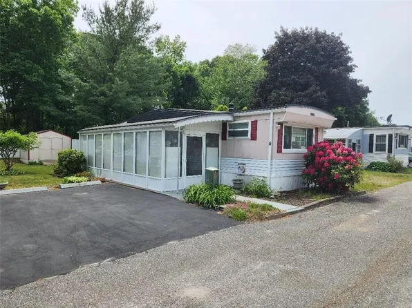 27-4 Woodward Rd, Lincoln, RI 02865