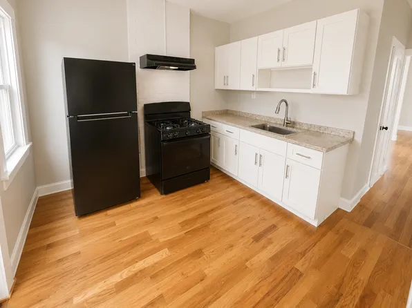 136 Bedford St #2L, East Orange, NJ 07018