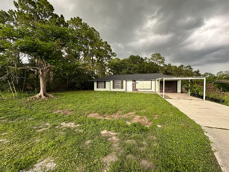 1200 Moore Ave — Photo 1