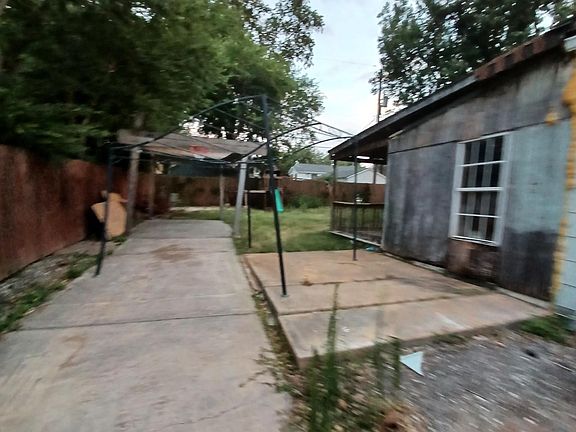 4th image of 1718 Schley Ave