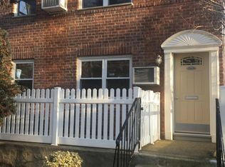 22656 Kingsbury Ave #LOWER, Oakland Gardens, NY 11364