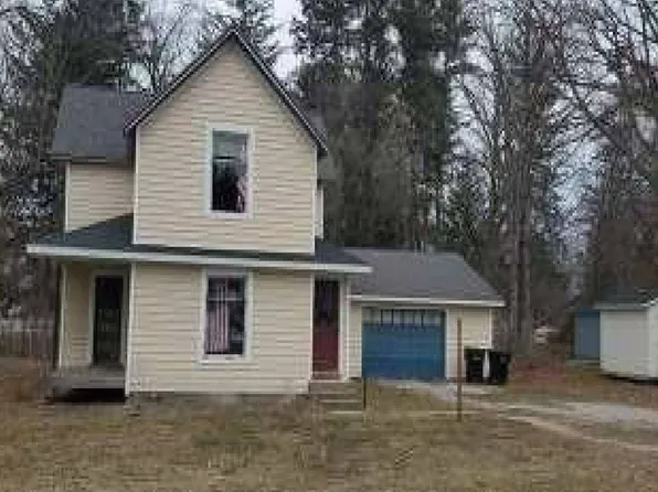 201 N Pine St, Sanford, MI 48657