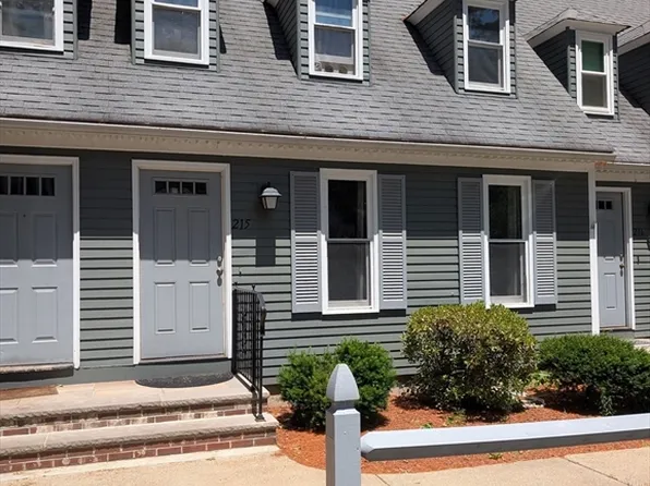 215 Wellman Ave #215, North Chelmsford, MA 01863