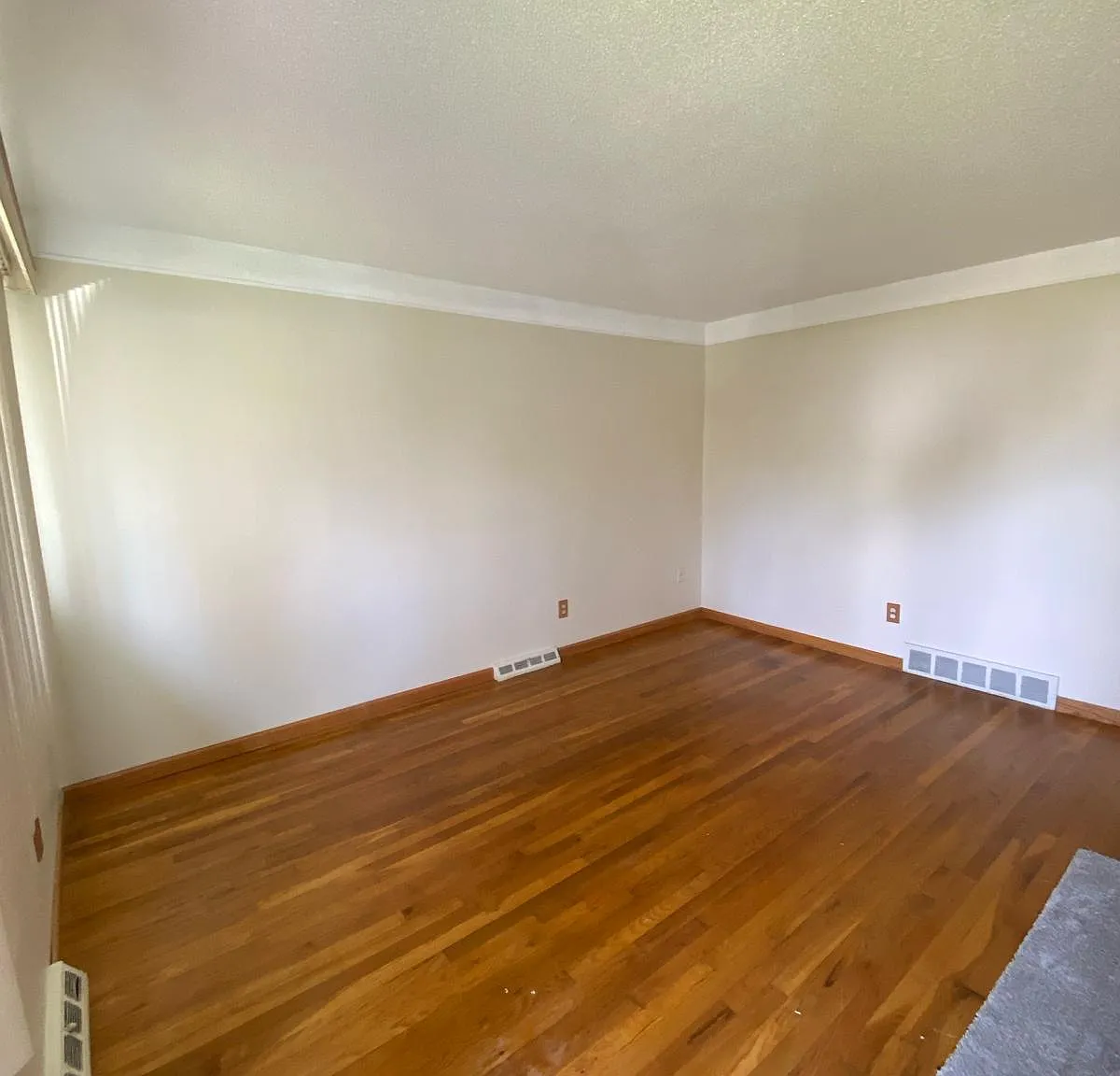 3 bed, 1000 sqft, $1,400 — Photo 4