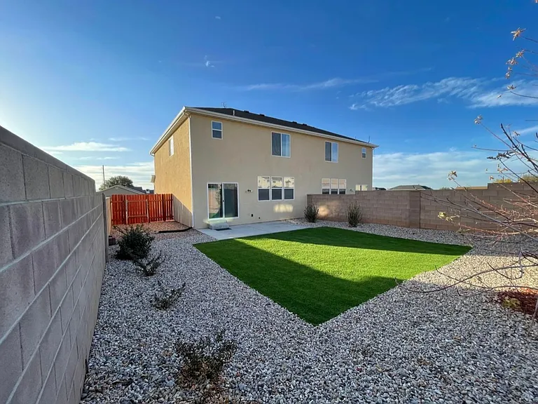 873 S 110 W — Photo 22