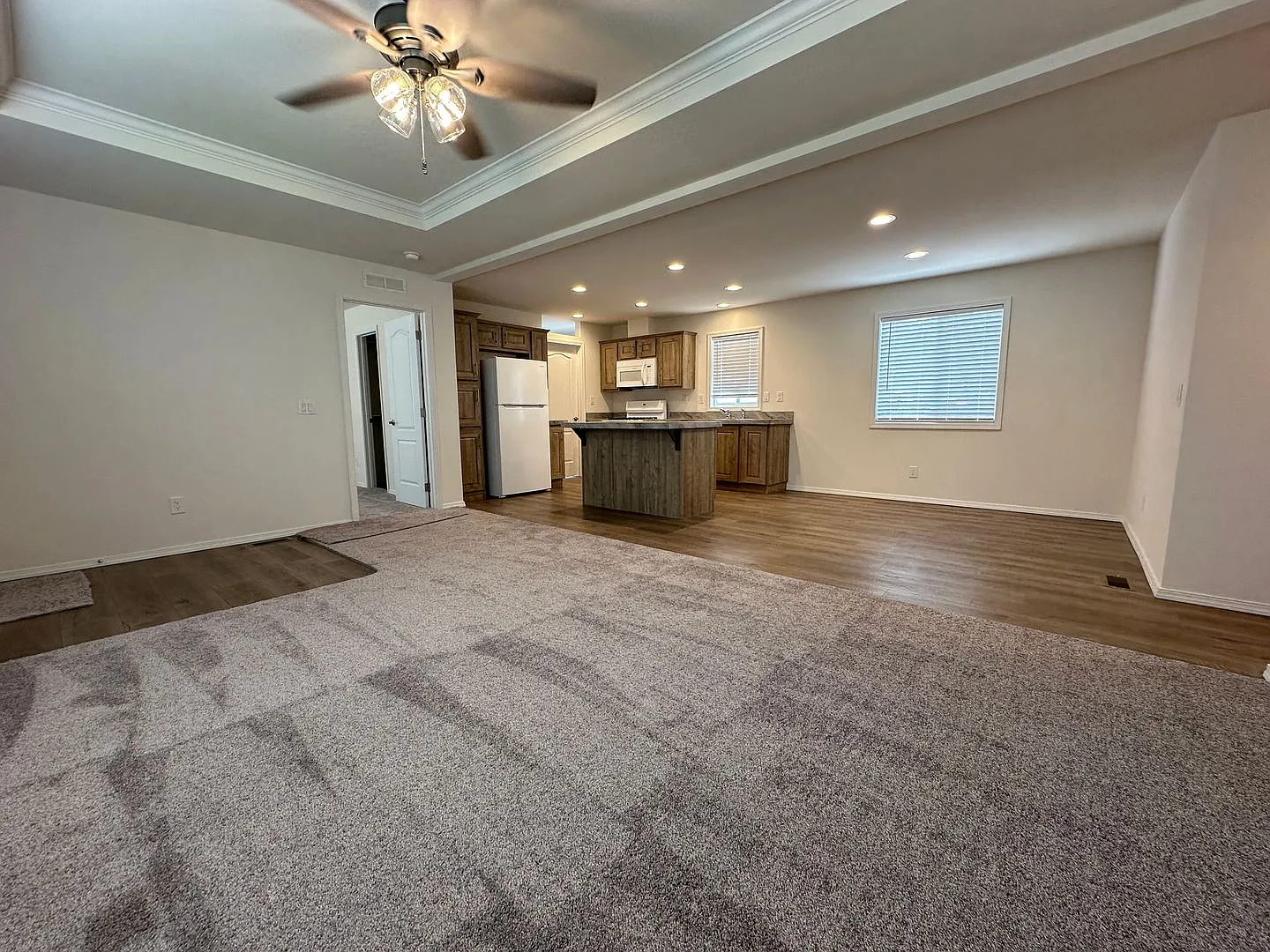 Gated Brand New 3-Bedroom Mobile Home in Prime La Loma District — Photo 4
