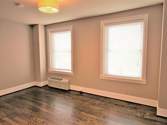 4th image of 611 S Jefferson St APT 704