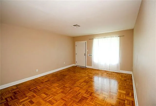3 bed, 2.0 bath, 1588 sqft, $2,000 — Photo 4