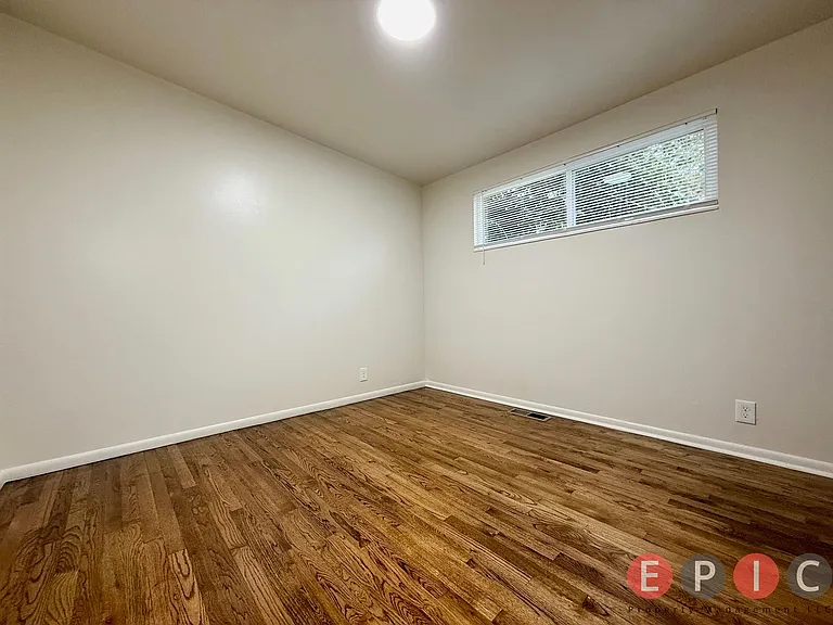4608 S Russell St — Photo 7