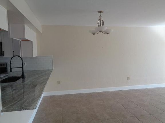 5th image of 16250 Bay Pointe Blvd APT I105