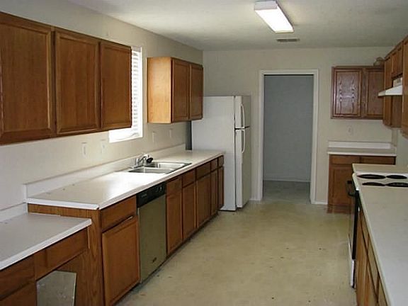 4th image of 1324 Scenic Hills Dr