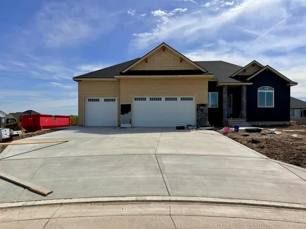 2606 Dunnwood Dr, Salina, KS 67401