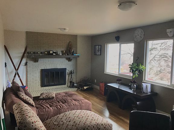 Family room with fireplace 