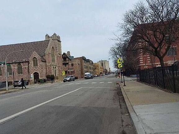 5th image of 7416 S Jeffery Blvd