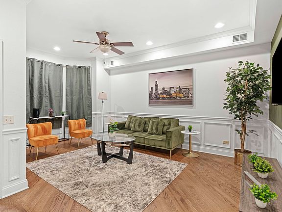 4th image of 3632 W Dickens Ave