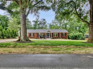 2120 Sallies Ln, Winston Salem, NC 27106
