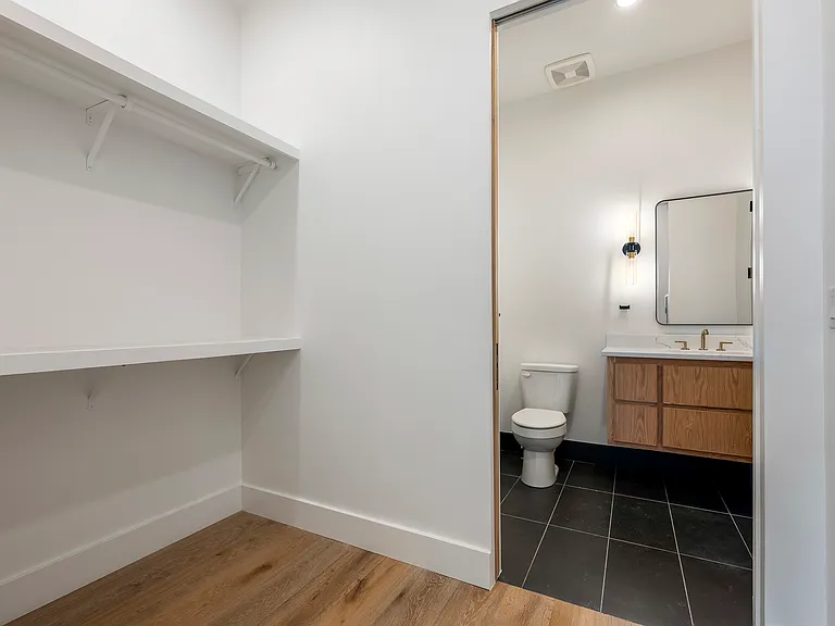 905 SE 4th St #203 — Photo 12