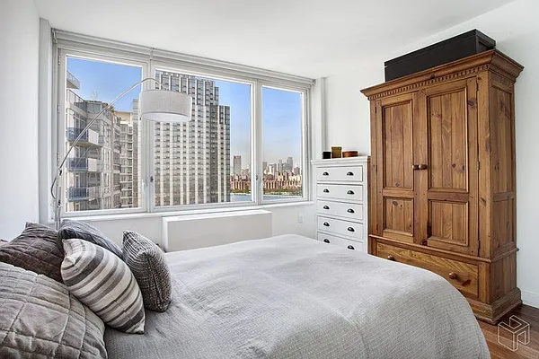 Rented by Halstead Real Estate | media 3