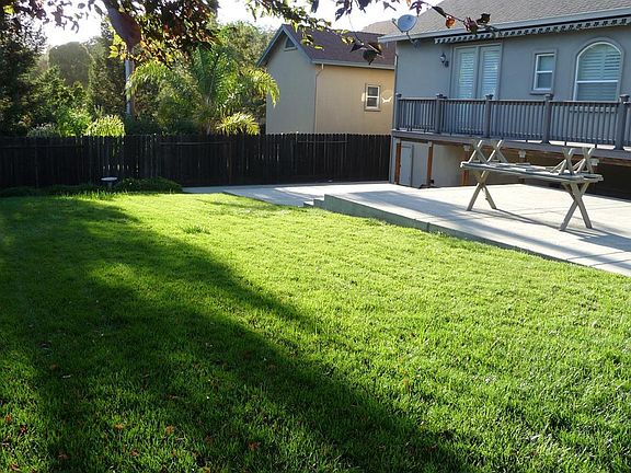 4th image of 12520 Meadows Ct