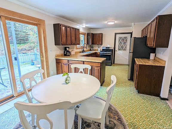 2nd image of 24 Heritage Dr