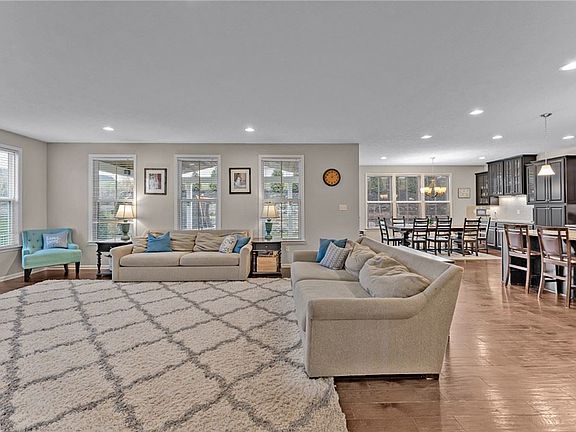 4th image of 3025 Brookstone Dr