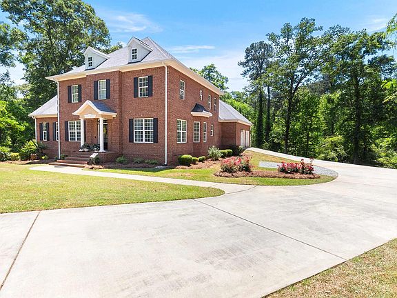 3rd image of 105 Cherry Oak Ct