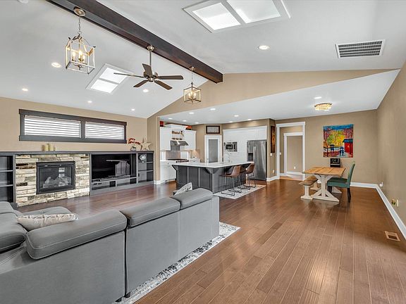 5th image of 2576 Tiger Ln