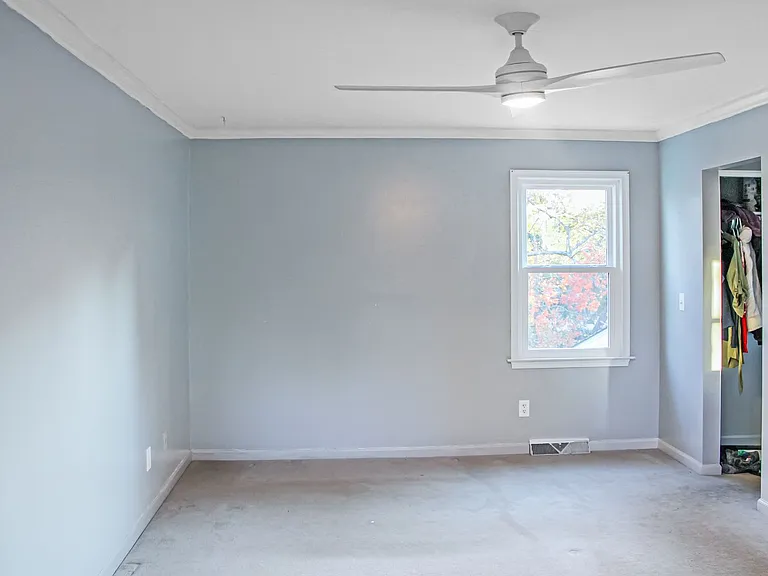 1205 Bixham Ln — Photo 14