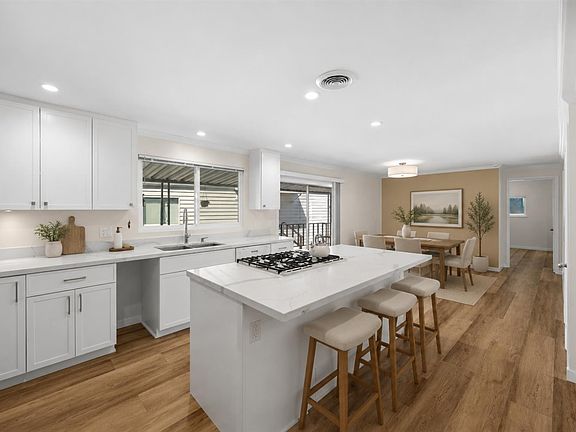 5th image of 209 Barcelona Drive