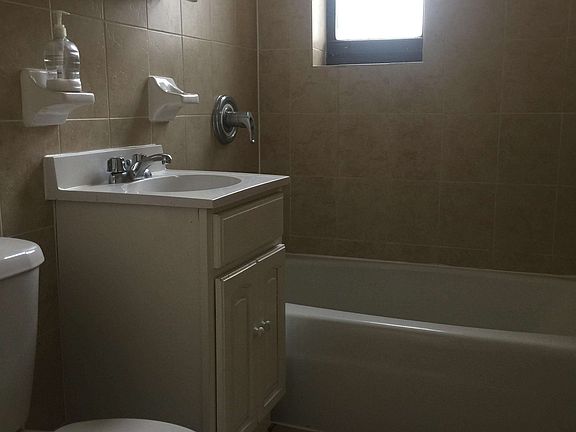5th image of 568 Pacific St #2