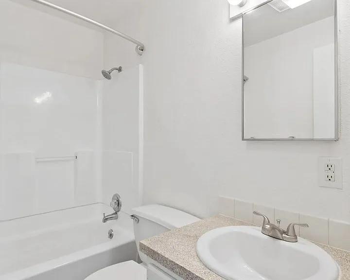 Park Ridge Apartments — Photo 85