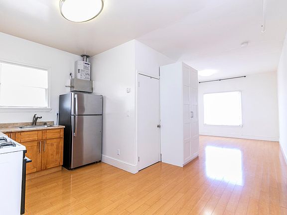 4th image of 1749 Oxford St APT 8