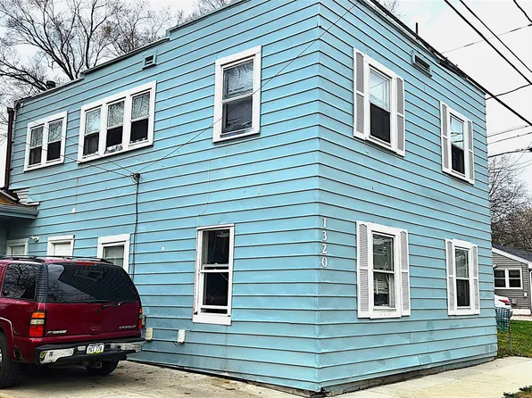 1320 E 25th St, Des Moines, IA 50317